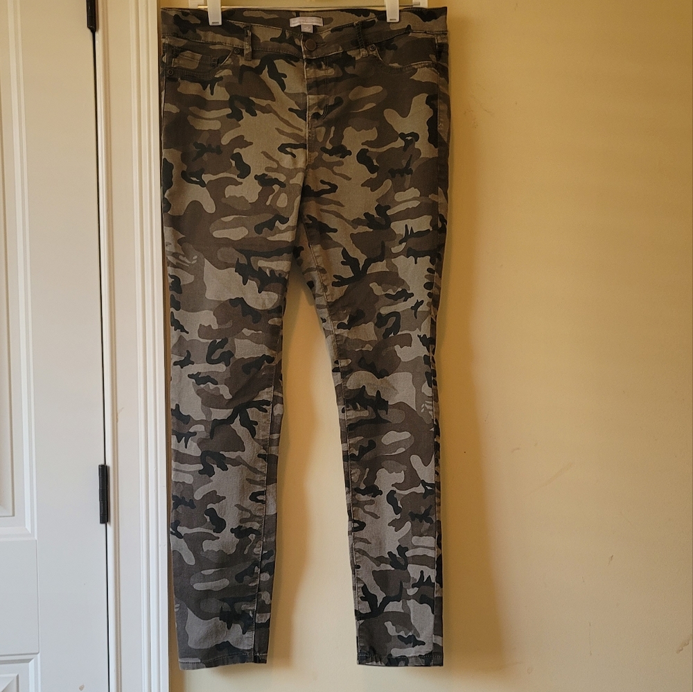 New York & Company Camo Black Army Green Brown Denim Cotton Skinny Jeans
